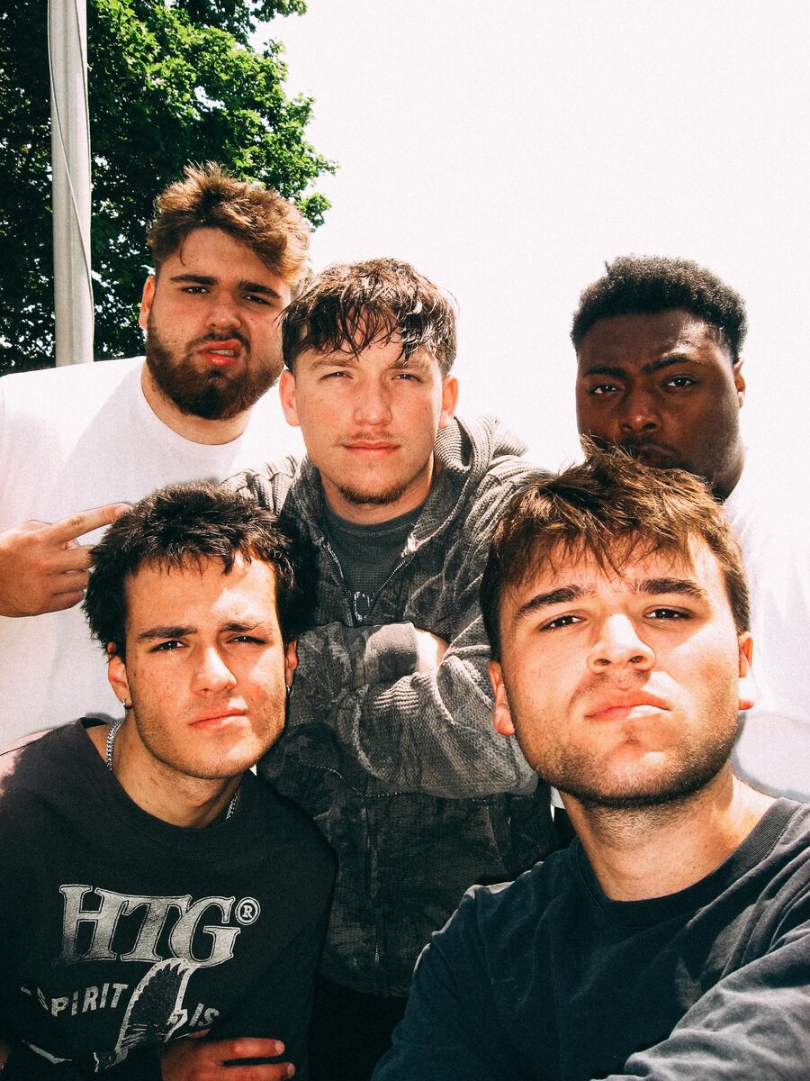 Jude with Troy and the crew